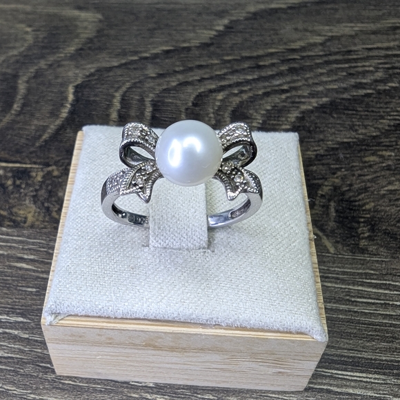 Jewelry - Diamond & Pearl 925 Sterling Silver Bow Ring Size 7